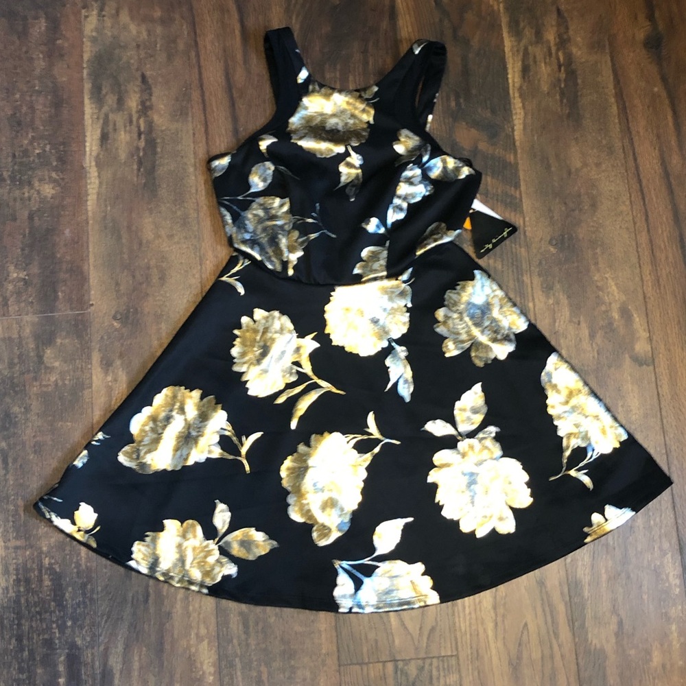 NWT Metallic Side Cutout Dress 7